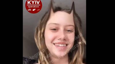 Мне пох*й: девушка, которая курила в метро, отреагировала на возмущение киевлян – видео