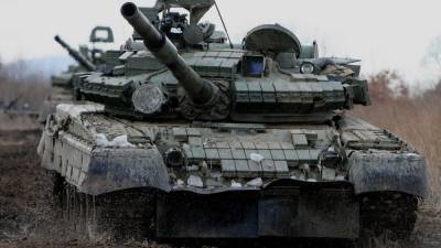 Танки Т-80БВ заменят на Курильских островах танки Т-72Б