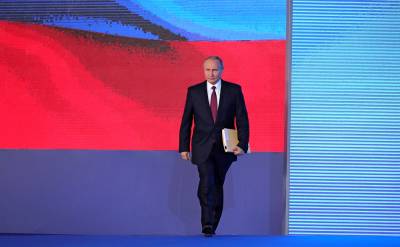 Путин поблагодарил россиян за сплоченность в борьбе с пандемией