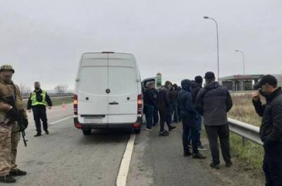СБУ опять срывает планы Кивы, задерживая автобусы с активистами