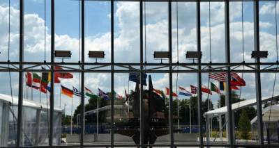 Чехия призывает НАТО выступить с совместным заявлением по России