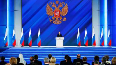 Путин поручил правительству за месяц представить меры поддержки малого и среднего бизнеса