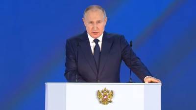 Путин: инфраструктурные проекты должны быть реализованы в первую очередь