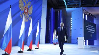 «Надеюсь, что никому не приедет в голову перейти в отношении России красную черту»: Путин пригрозил Западу ядерным оружием