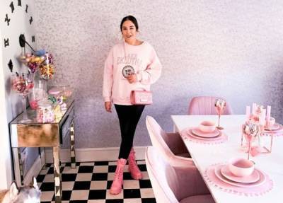 Пара превратила свое жилье в домик Барби: все в розовом цвете – фото