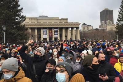 Митинги солидарности с Навальным начались в Забайкалье и Сибири