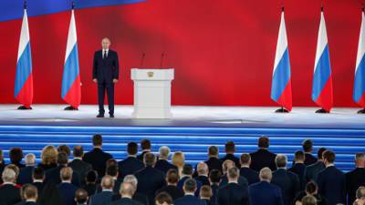 "Внутреннее" Послание: Путин похвалил своих и пригрозил чужим