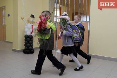 Как получить 10 тысяч рублей на школьников