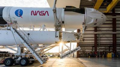 SpaceX перенесла запуск миссии Crew-2 на МКС из-за непогоды