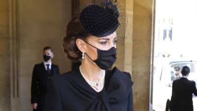 Кейт Миддлтон вышла в свет с детьми после похорон принца Филиппа