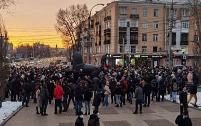 В РФ на акциях поддержки Навального задержали более 100 человек