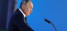 Путин пригрозил повысить налоги, если бизнес не поделится прибылью