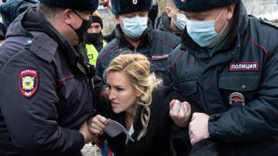 «ОВД-Инфо»: в ходе акций в поддержку Навального задержаны более 100 человек