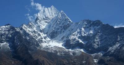На горе Эверест зафиксировали первого заболевшего коронавирусом