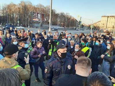 В Нижнем Тагиле на акцию за Навального вышли 90 человек, задержаны двое