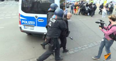 На акции протеста в Берлине задержаны свыше 150 человек