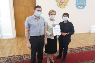 Два врача Псковского онкодиспансера стали номинантами Национальной премии