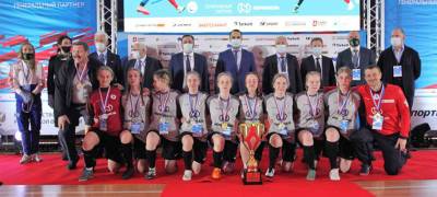 Школьницы из Карелии победили на всероссийских соревнованиях по мини-футболу