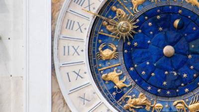 Астрологи раскрыли, какие знаки зодиака встретят любовь в конце апреля