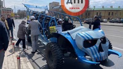 В Киеве курсирует антиковидная маршрутка № 666: курьезные фото