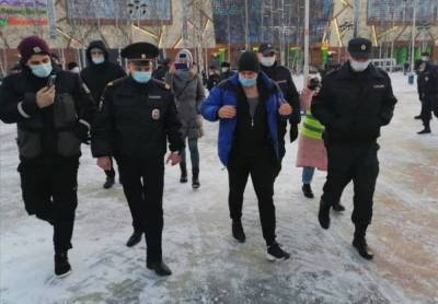 В Нефтеюганске задержали всех семерых сторонников Навального, вышедших на митинг