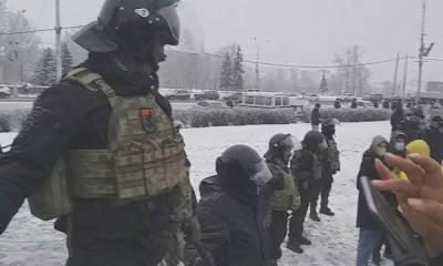 ОМОН разгоняет несогласованный митинг в Петрозаводске