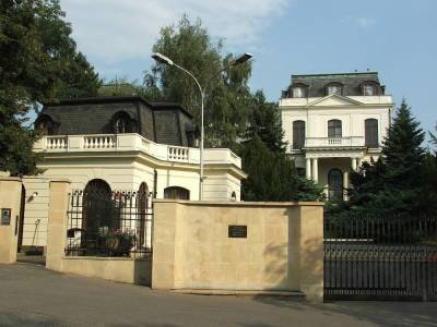 Российский посол в Праге прибыл в МИД Чехии