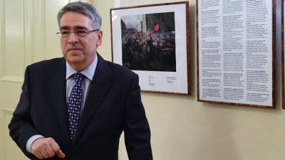 Посол России в Праге покинул МИД Чехии