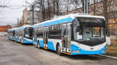 Незаконная акция стала причиной изменения маршрута троллейбусов в Петербурге