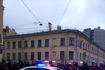 Запрещенная акция в Петербурге уже привела к задержаниям
