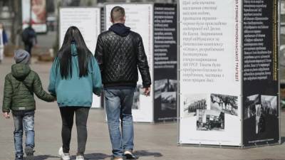 В Киеве во всех районах открыли выставку к 35-летию Чернобыльской катастрофы