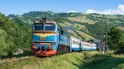 УЗ восстанавливает курсирование поездов в Черновицкую область