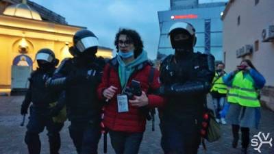 СМИ: на митинге в Петербурге задержан журналист