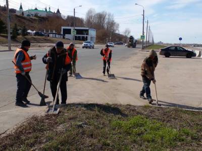 70 рабочих убирают мусор в центре Нижнего Новгорода