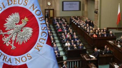 Сенат Польши поддержал Украину резолюцией, осудившей агрессию РФ
