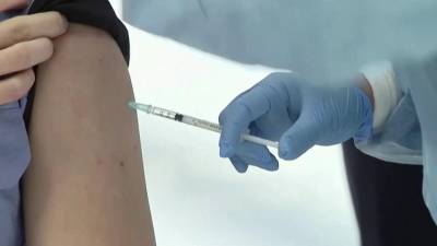 В Великобритании от побочных эффектов вакцины «Пфайзер» скончалось больше людей, чем от «АстраЗенеки