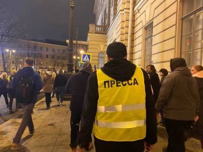 Полицейский не пропустил журналистов «Росбалта» на Невский из-за отсутствия в редакционном задании списка улиц Петербурга