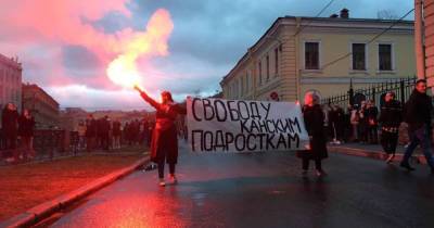 Почти 500 человек задержали на акциях протеста в Санкт-Петербурге