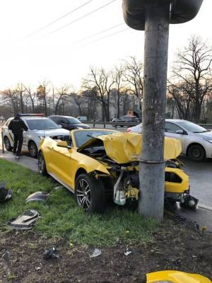 В Украине дорогостоящий автомобиль разбили спустя 2 часа после взятия в аренду