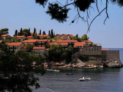 Черногория отменит для российских туристов все ограничения, включая ПЦР-тест