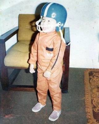 Илон Маск показал себя в 2-летнем возрасте. Фото