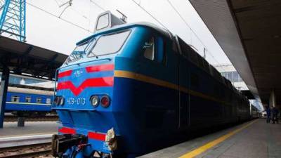 В Черновицкой области восстанавливают движение поездов