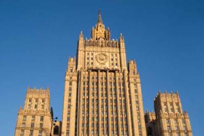 Чехия поставила ультиматум России из-за дипломатов: Захарова заявила, что так можно "общаться внутри НАТО"