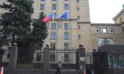 Чехия потребовала от России принять обратно высланных дипломатов