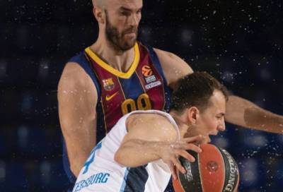 Баскетбольный «Зенит» вырвал победу у «Барселоны» в первом матче плей-офф Евролиги