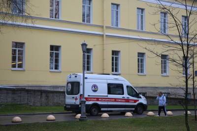 Сотрудника Росгвардии привезли в Мариинскую больницу после митинга в Петербурге