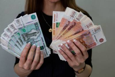 В Новосибирске директор школы зарабатывает 134 тысячи рублей в месяц