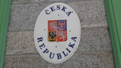 Чешский сенат призвал правительство прекратить дружеские отношения с РФ