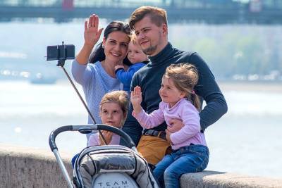 Около 16 тысяч москвичей оформили статус многодетной семьи на mos.ru за полгода