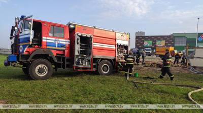 ФОТОФАКТ: В Минске продолжаются аварийно-восстановительные работы на месте прорыва водопровода